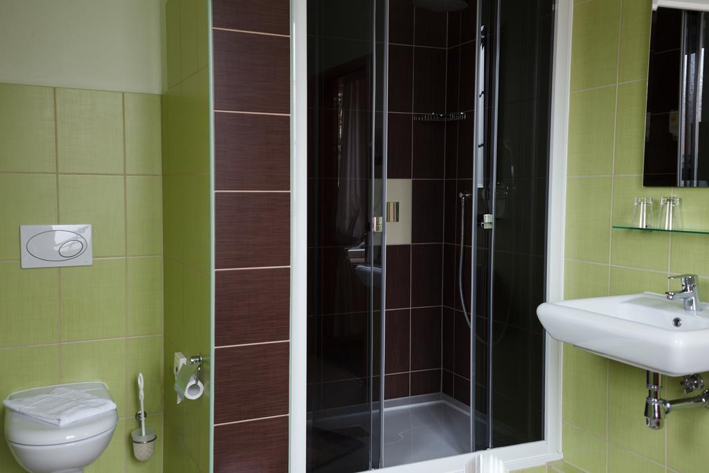 פלאנסבורג Dittmers Hotel מראה חיצוני תמונה